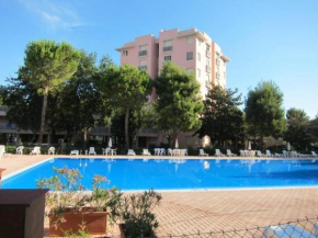 M257 - Marcelli, bilocale in residence con piscina